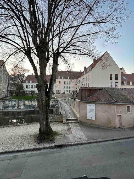 Appartement Bords De L'Eure Charmant Studio Chartres Exteriör bild